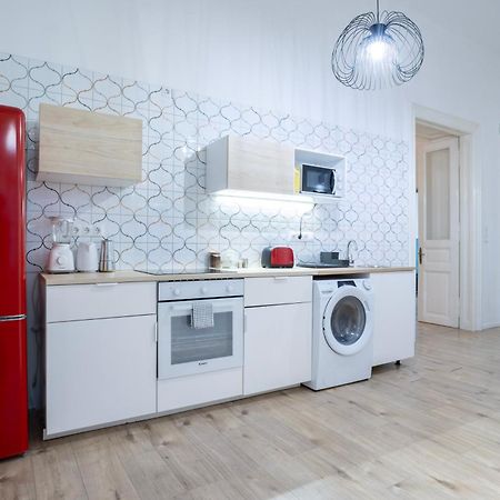4-Bedroom Comfort Apartment In The Citycenter F38 Βουδαπέστη Εξωτερικό φωτογραφία